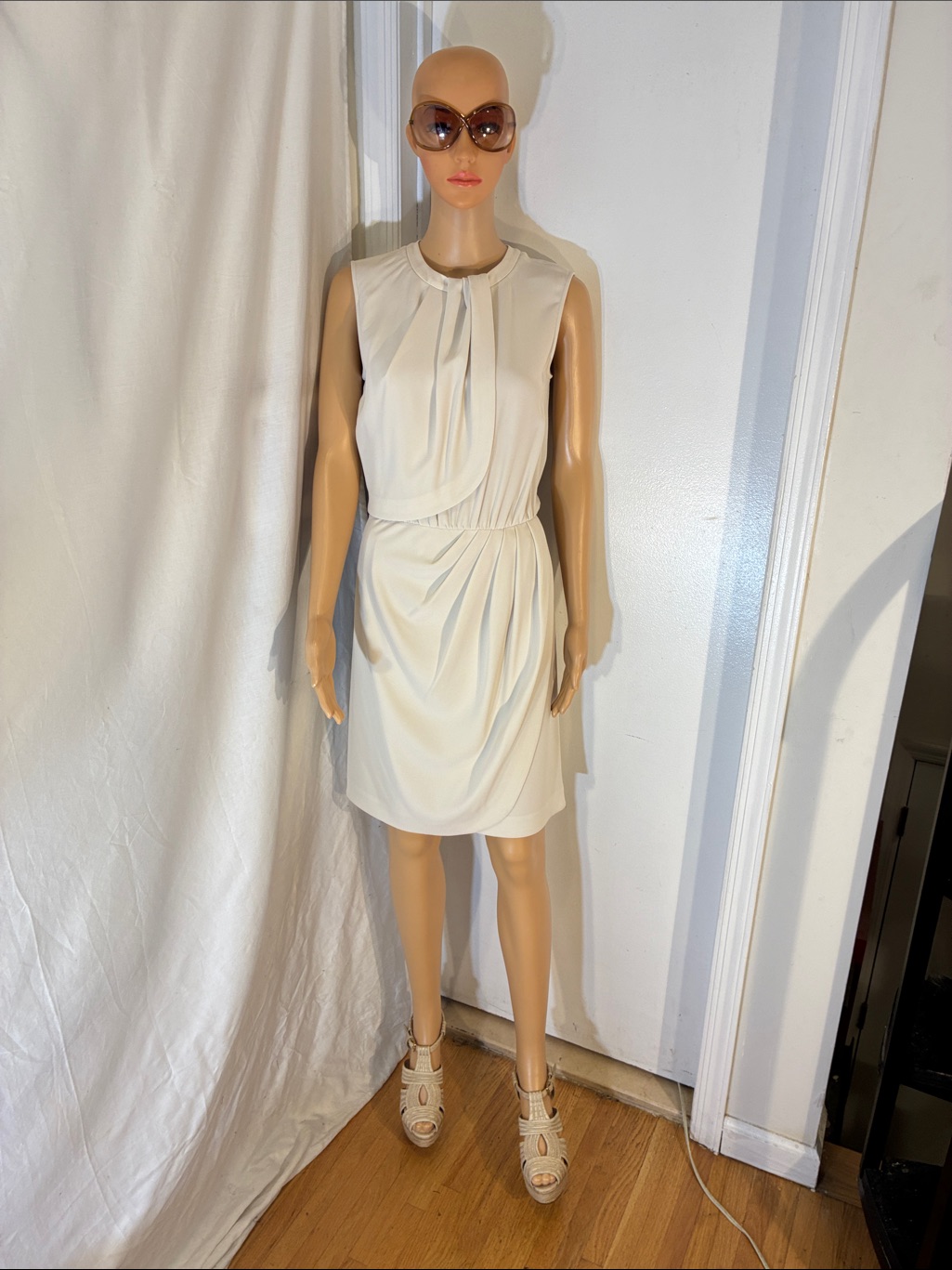 Stunning Nwot L’agence Taupe Sleeveless Draped Dress